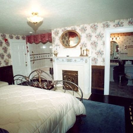 Julias Bed And Breakfast Hubbard Εξωτερικό φωτογραφία