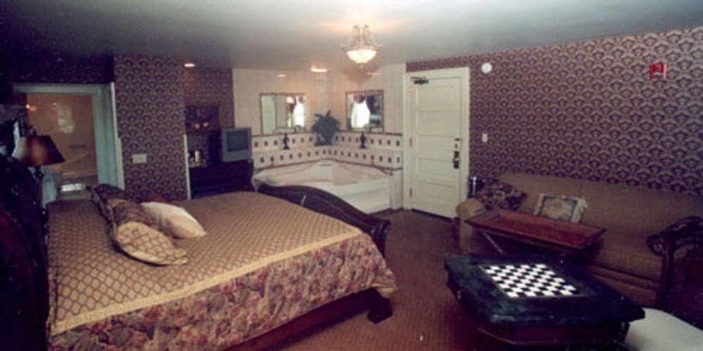 Julias Bed And Breakfast Hubbard Εξωτερικό φωτογραφία